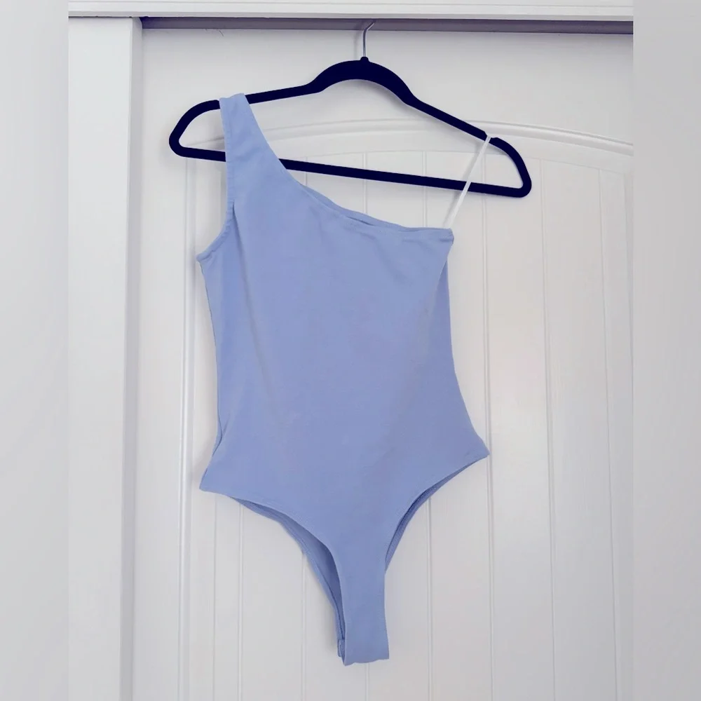 One Shoulder Bodysuit Dusty Blue Snaps at Bottom Excellent condition Size Small - Picture 4 of 4